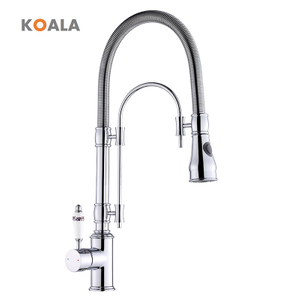 Rubinetti miscelatori per lavello acqua purificata da cucina con getto a spruzzo Rubinetto montato su piattaforma in ottone Ruota di 360 gradi Solido Contemporaneo