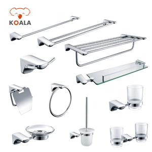Elegante set di accessori da bagno in ottone e acciaio ottonato